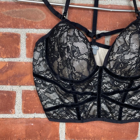 Vintage Y2K Charlotte Russe corset crop top - Picture 4 of 9